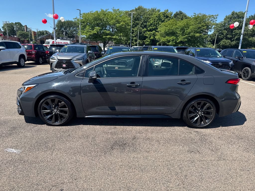 Used 2023 Toyota Corolla SE w/ SE Premium Package FWD image 4
