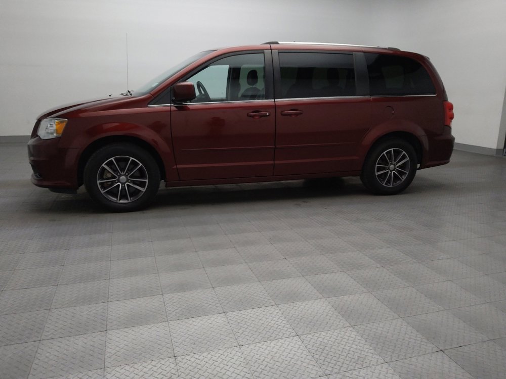 Used 2017 Dodge Grand Caravan SXT FWD image 2