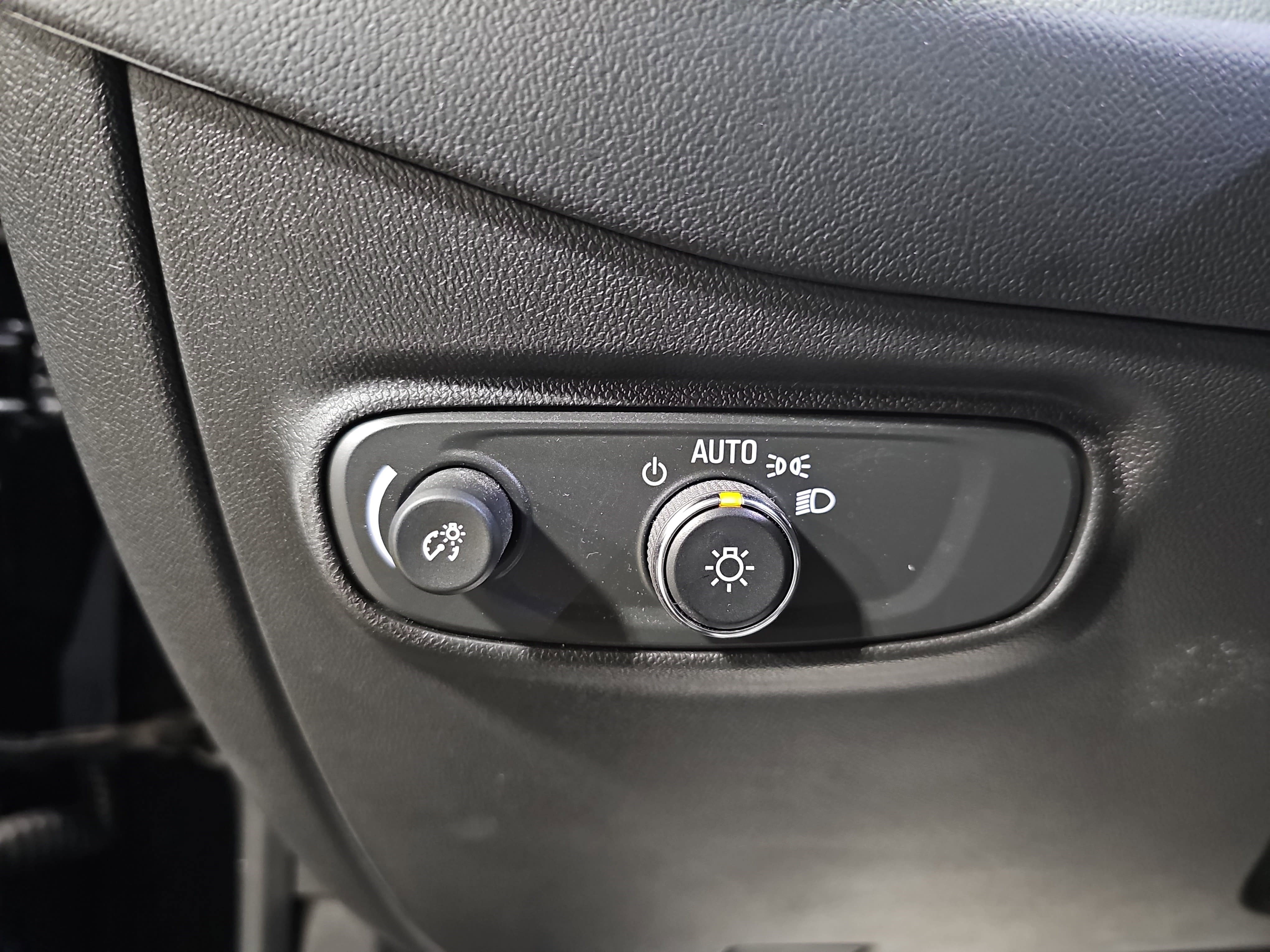 Used 2021 Chevrolet Equinox LT image 26