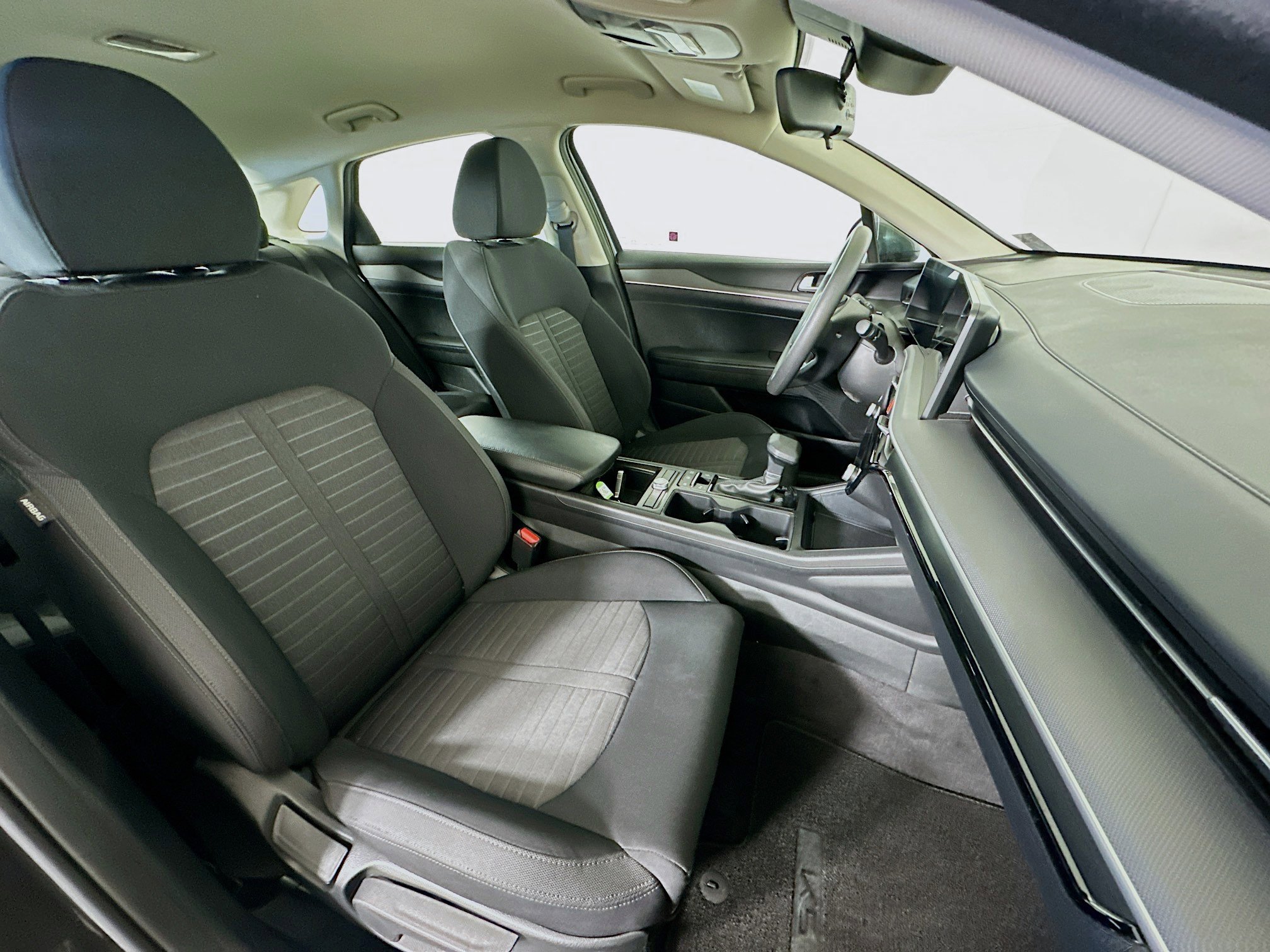 Used 2025 Kia K5 LXS image 30