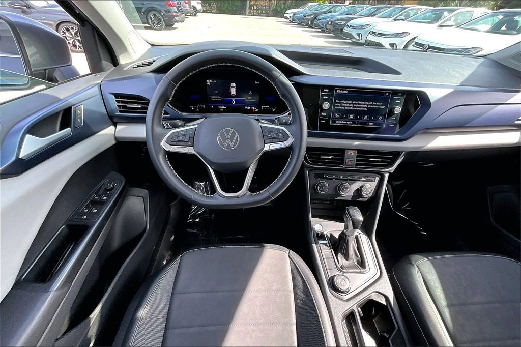 Certified 2022 Volkswagen Taos SE w/ Panoramic Sunroof Package image 19