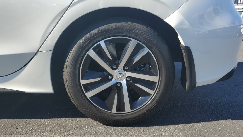 Used 2024 Honda Civic LX image 6