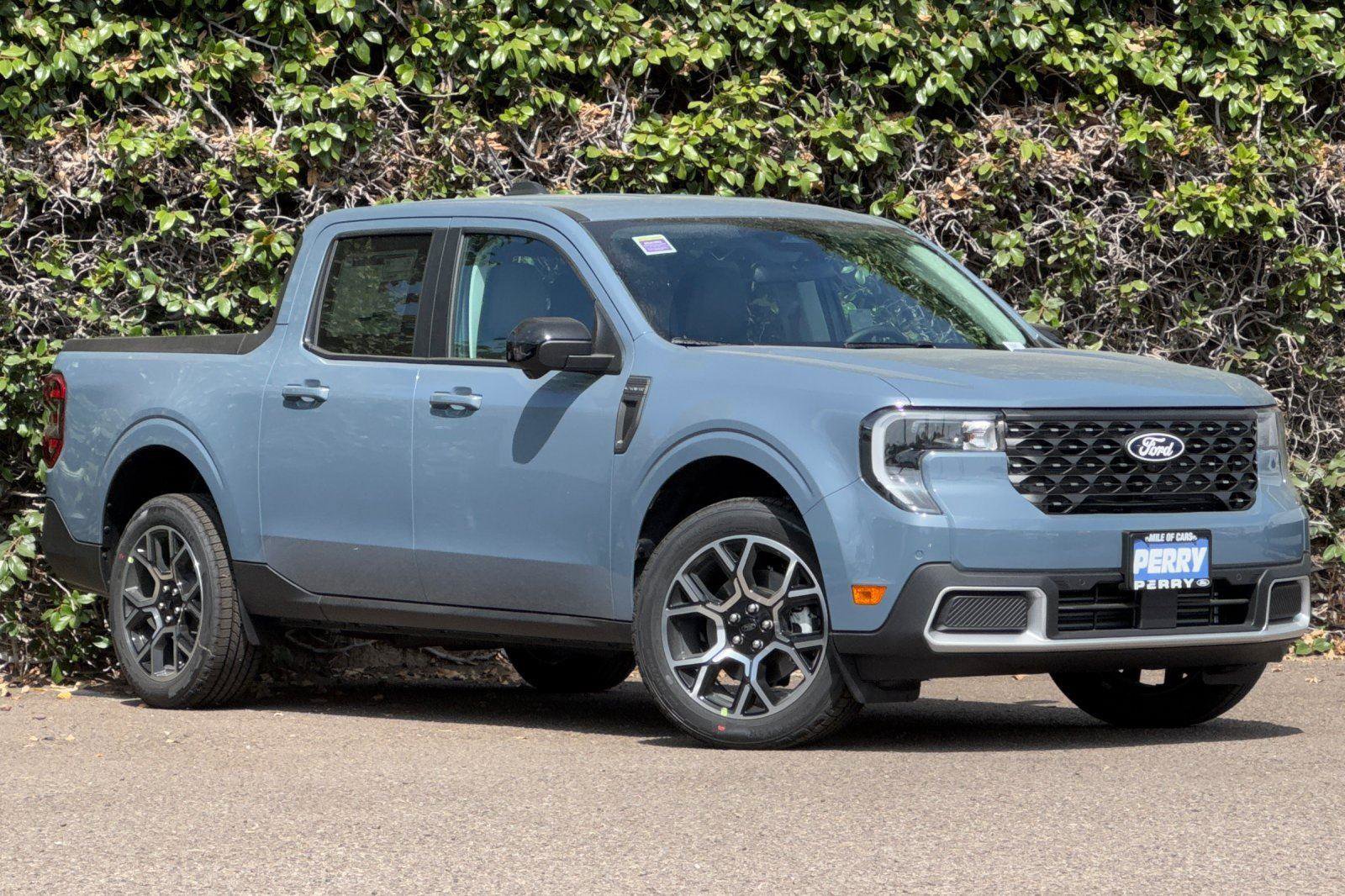 New 2025 Ford Maverick Lariat w/ 4K Tow Package