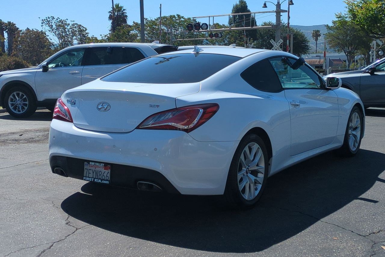 Used 2014 Hyundai Genesis 2.0T RWD image 6