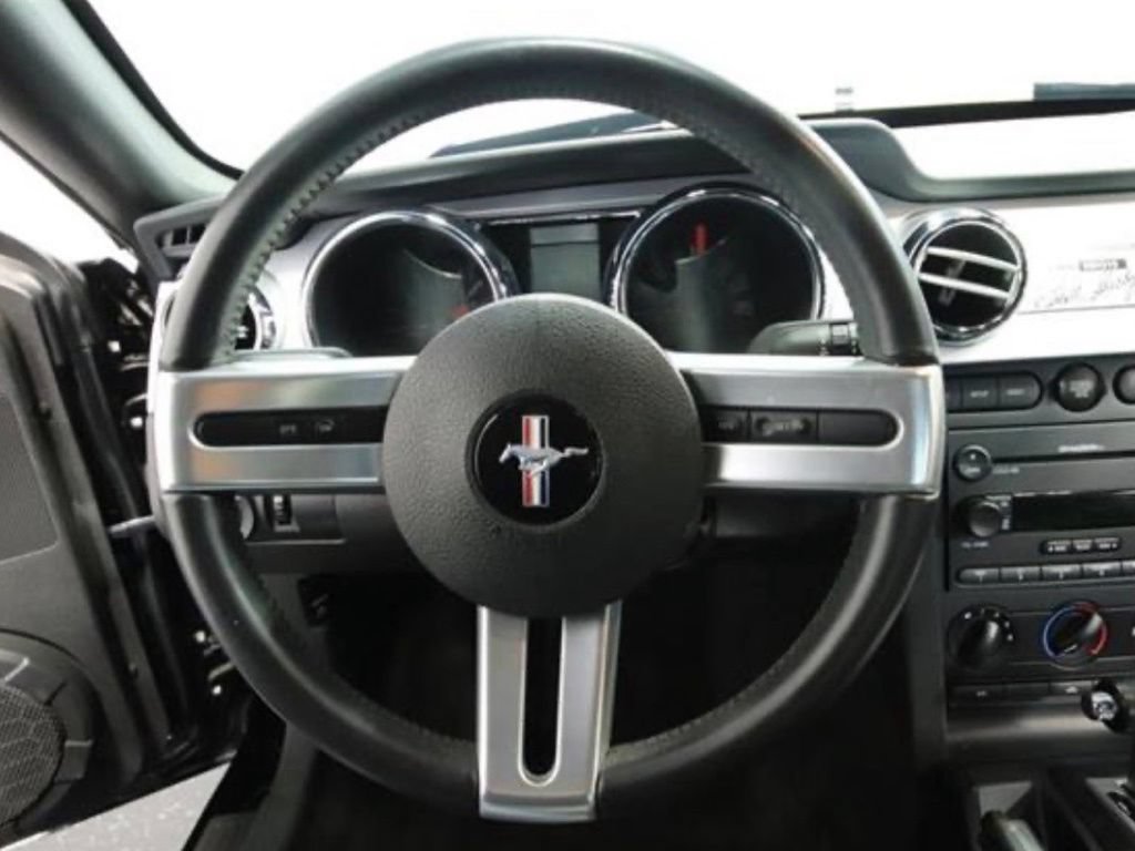 Used 2006 Ford Mustang GT Premium RWD image 13