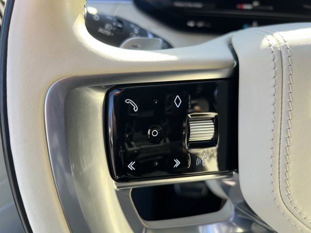 Used 2023 Land Rover Range Rover SE image 35