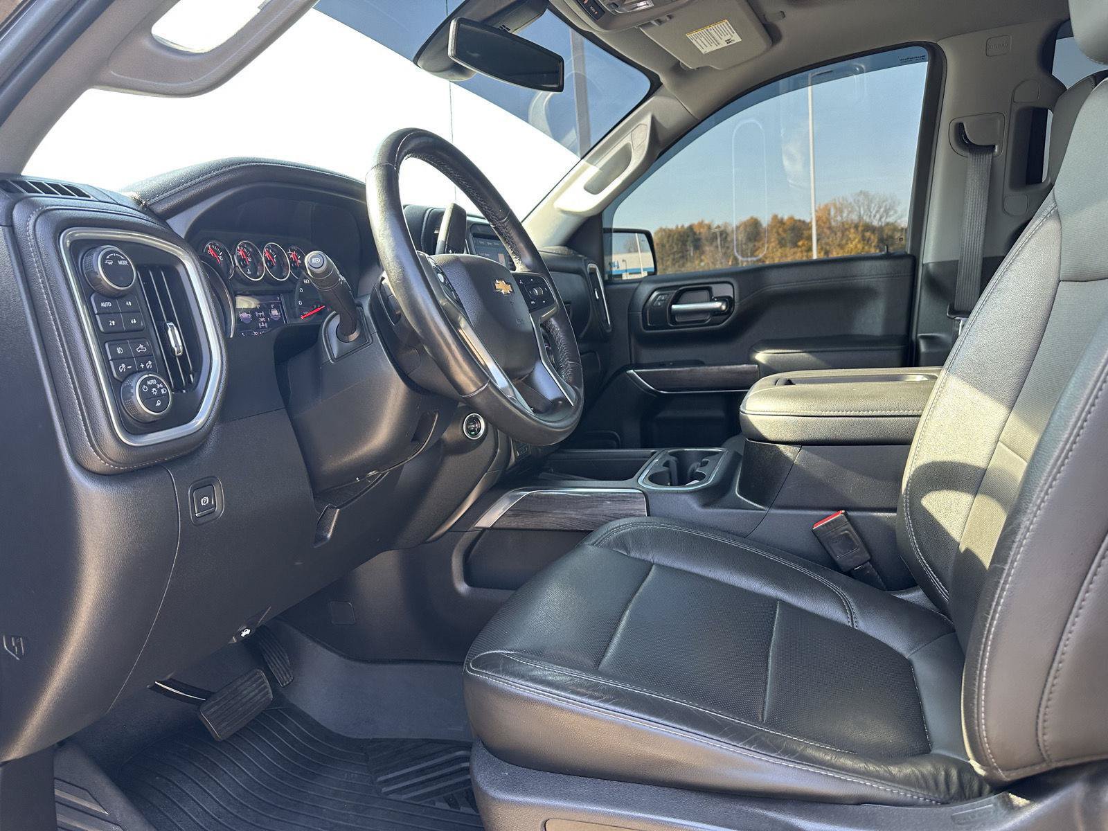 Used 2020 Chevrolet Silverado 1500 LTZ w/ LTZ Premium Package AWD/4WD image 16
