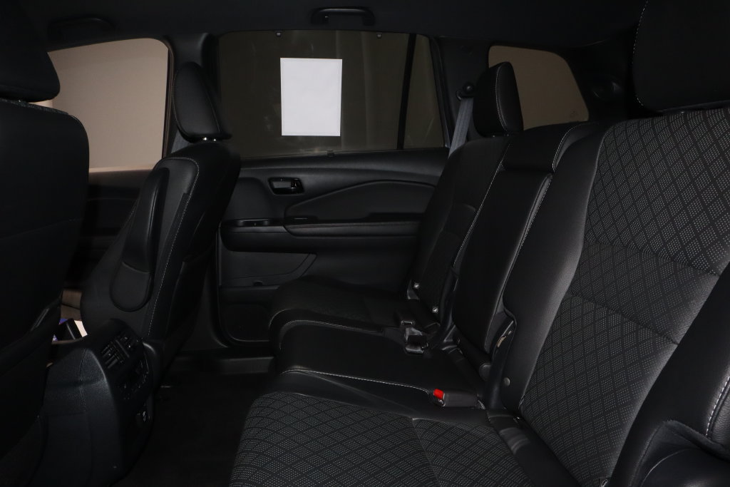 Used 2023 Honda Passport Elite image 16