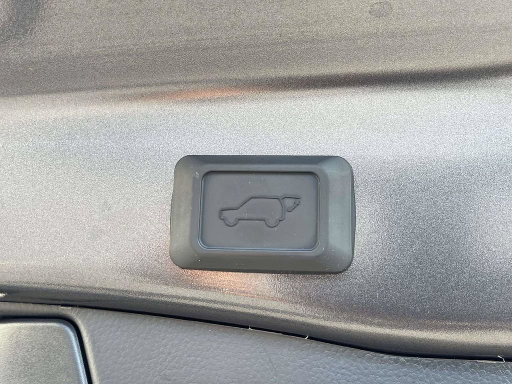 Used 2023 Toyota RAV4 XLE Premium FWD image 13