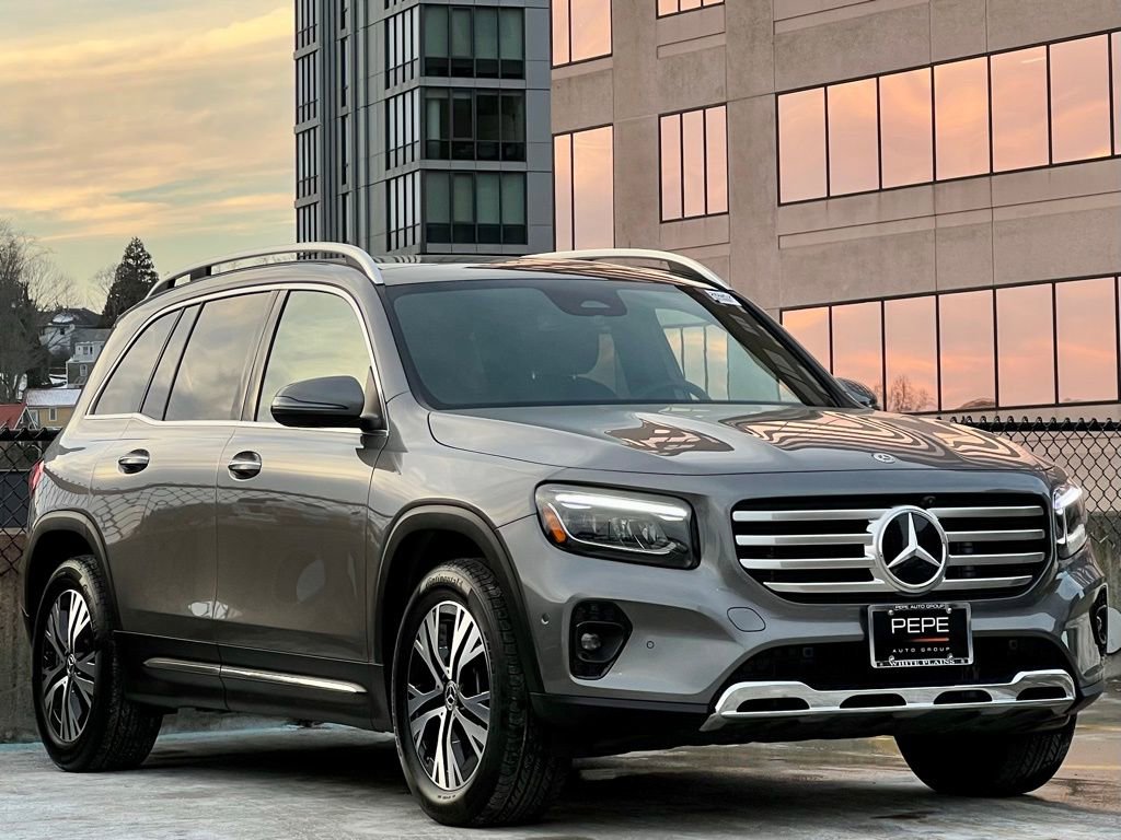 Certified 2026 Mercedes-Benz GLB 250 4MATIC image 1