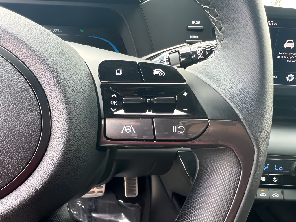 Certified 2026 Hyundai Elantra Sport FWD image 22