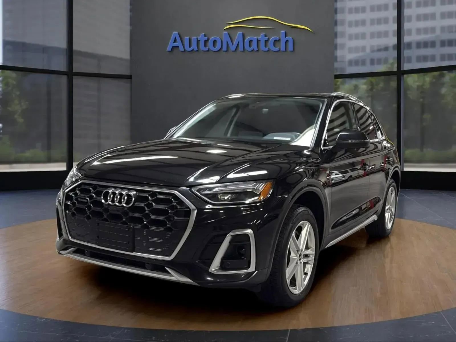 Used 2021 Audi Q5 e Premium Plus w/ Premium Plus Package image 3