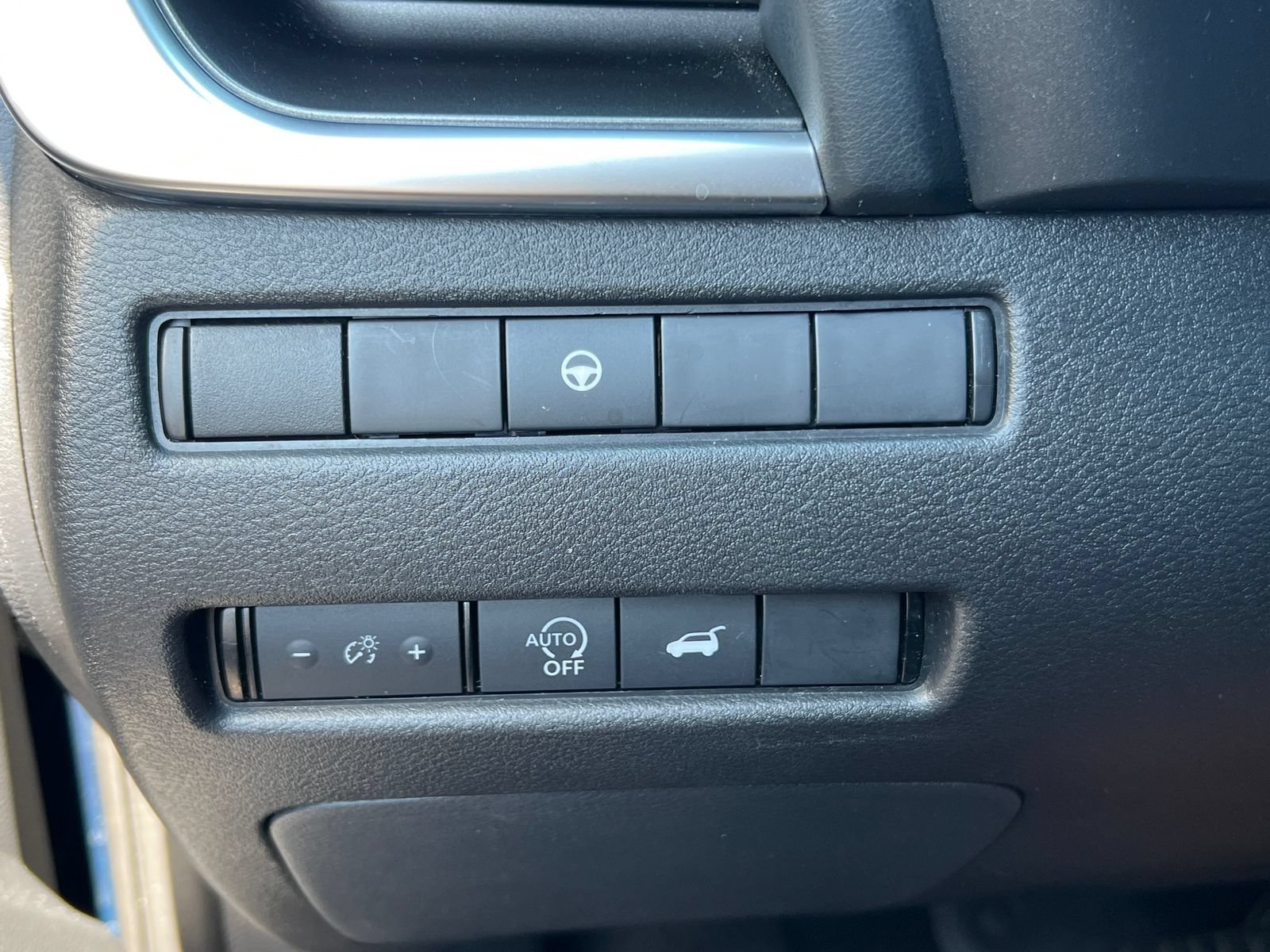 Used 2024 Nissan Rogue SV FWD image 16