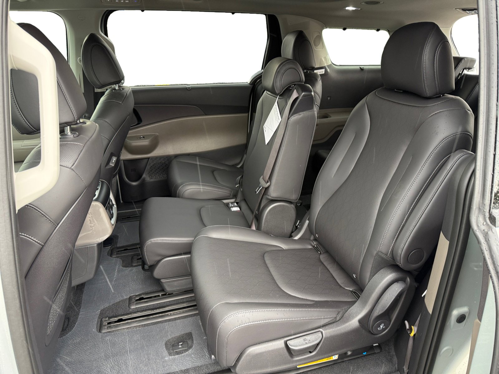 New 2026 Kia Carnival SX FWD image 16