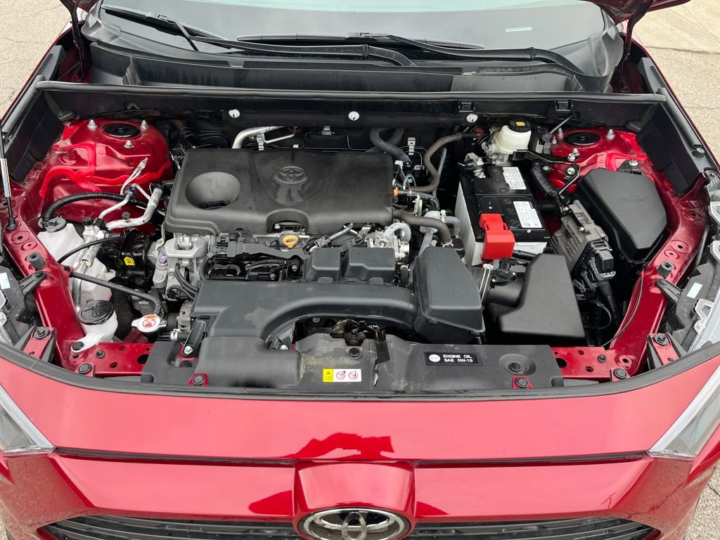 Used 2022 Toyota RAV4 LE image 9
