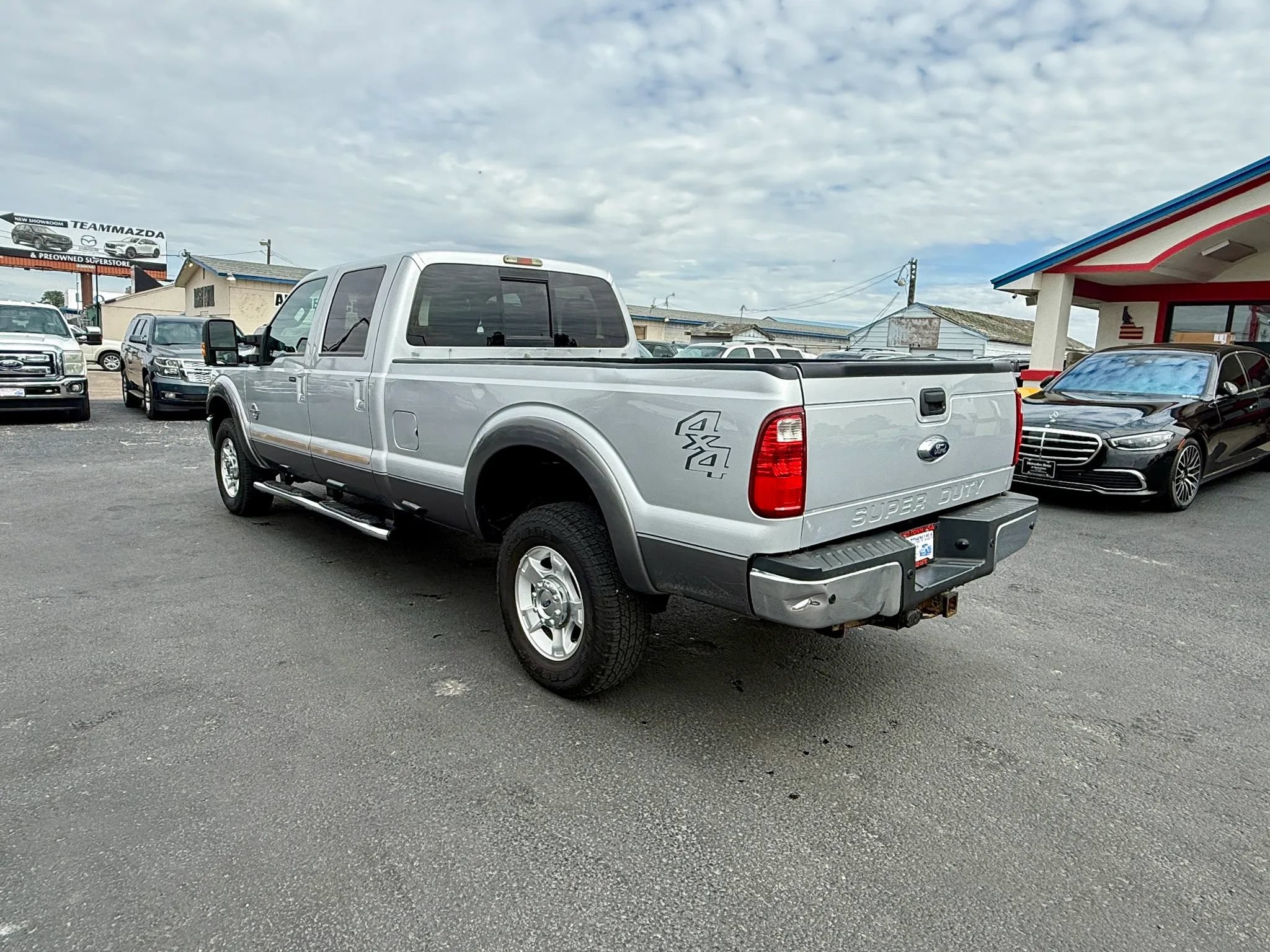 Used 2014 Ford F350 Lariat w/ Lariat Interior Package AWD/4WD image 3