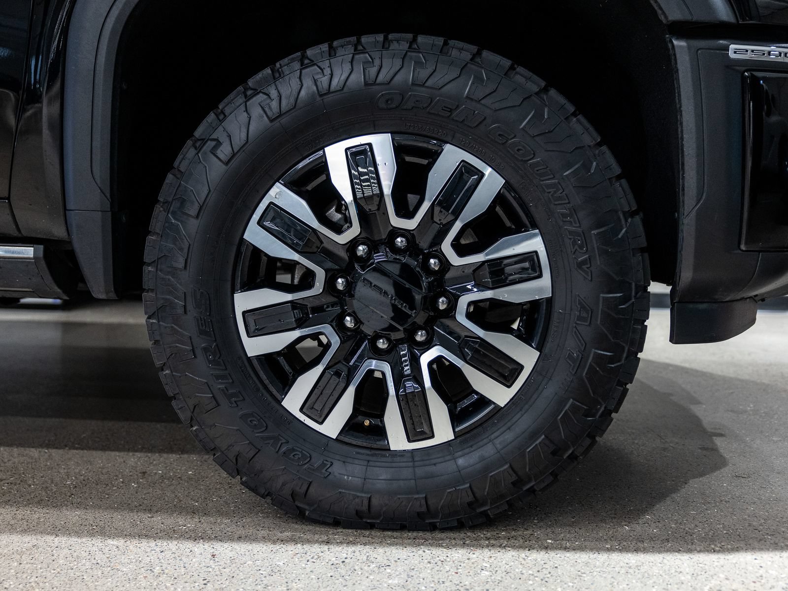 Used 2024 GMC Sierra 2500 Denali Ultimate w/ Max Trailering Package AWD/4WD image 17