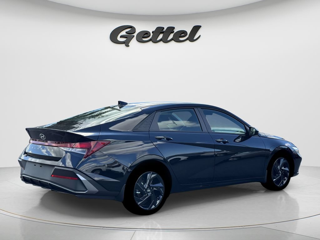 New 2026 Hyundai Elantra Sport FWD image 7