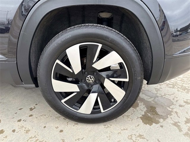 Used 2025 Volkswagen Atlas Cross Sport SE image 26