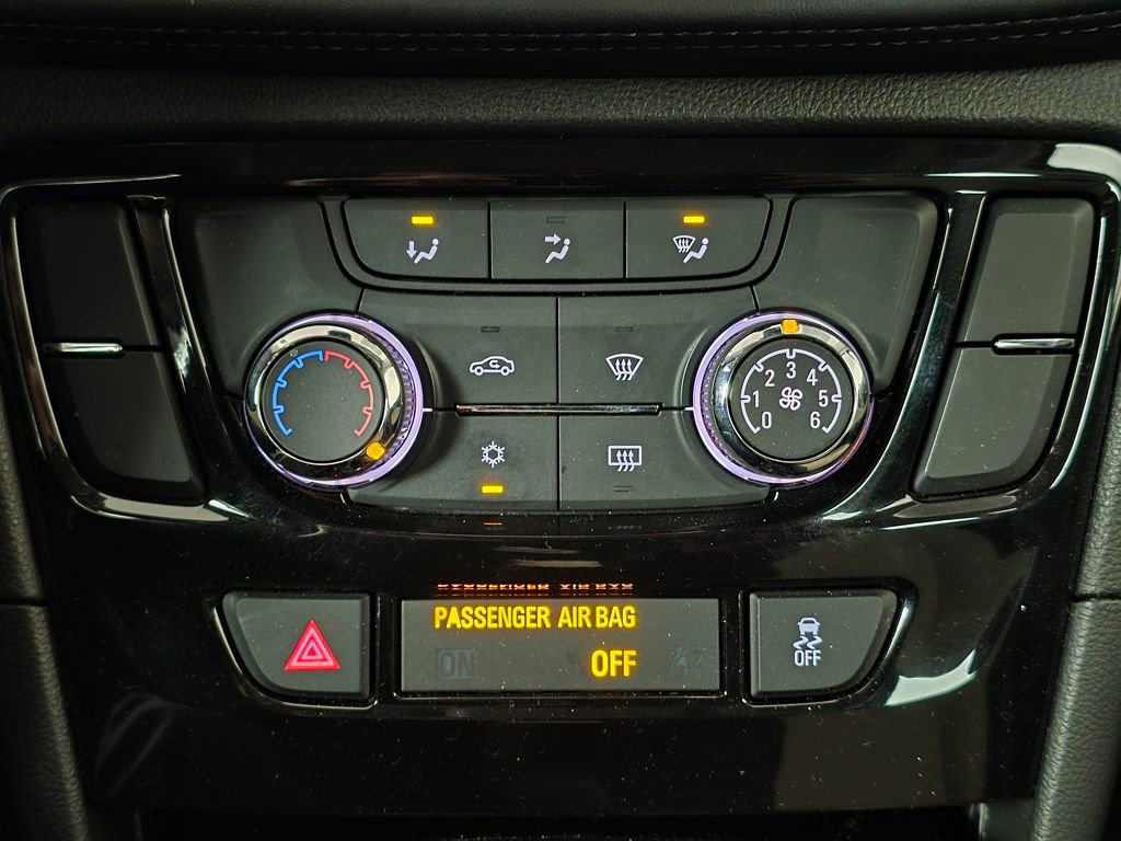 Used 2020 Buick Encore Preferred w/ Safety Package image 23