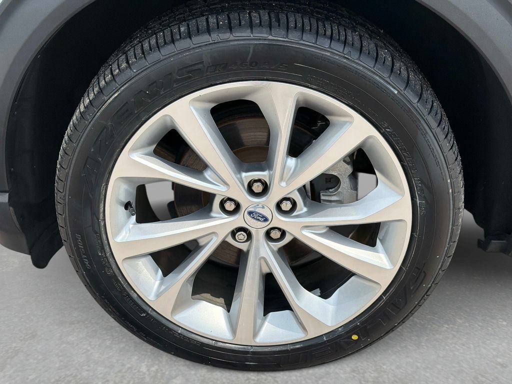 Used 2023 Ford Explorer Platinum w/ Technology Package AWD/4WD image 12
