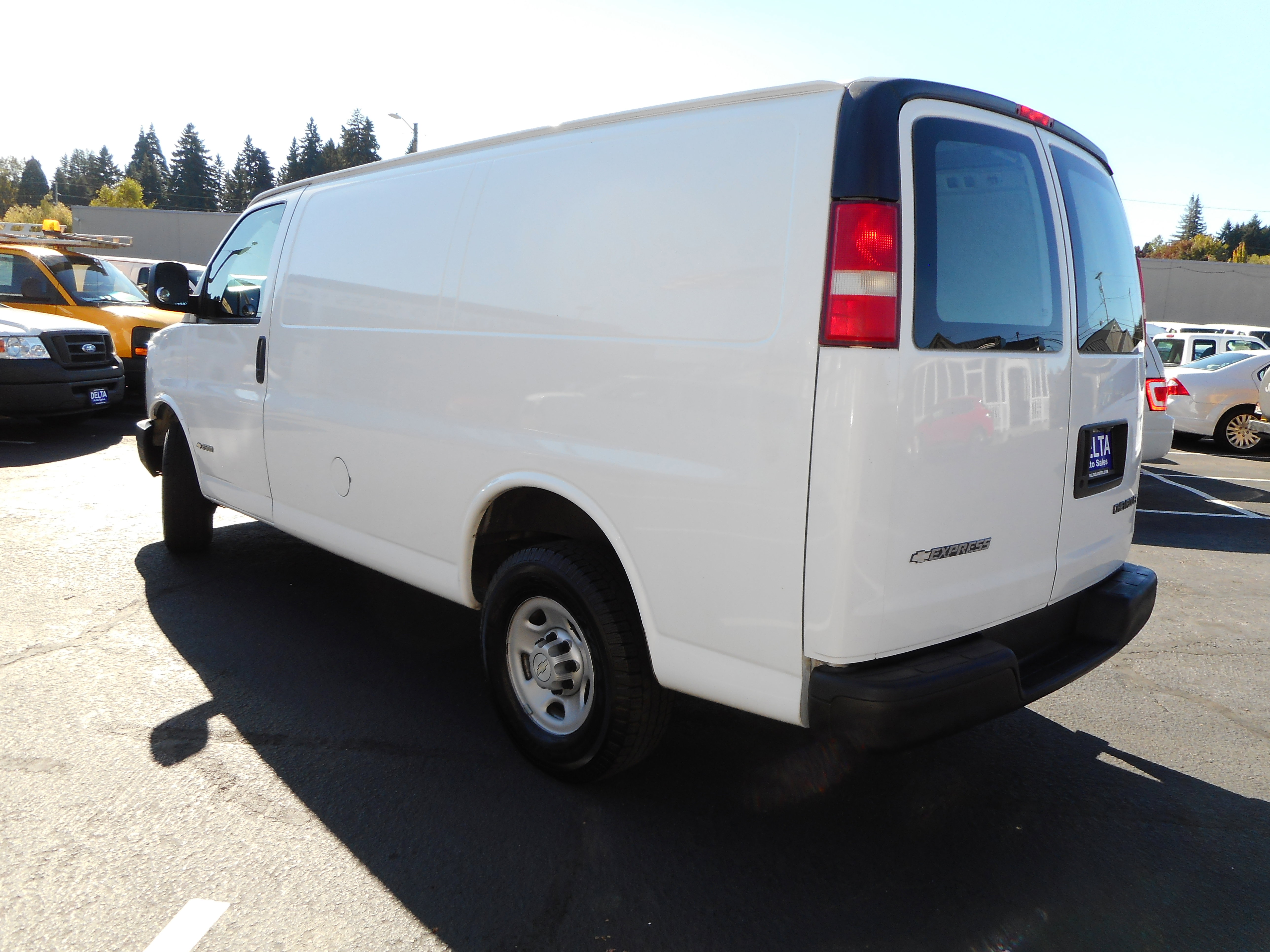 Used 2006 Chevrolet Express 2500 w/ Power and Light Package image 7