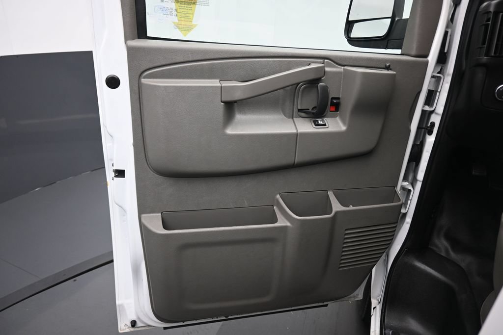 Used 2023 Chevrolet Express 3500 LS RWD image 9