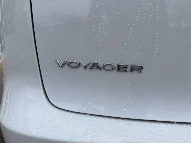 Used 2024 Chrysler Voyager LX image 10