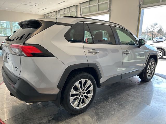 Used 2022 Toyota RAV4 XLE Premium AWD/4WD image 7