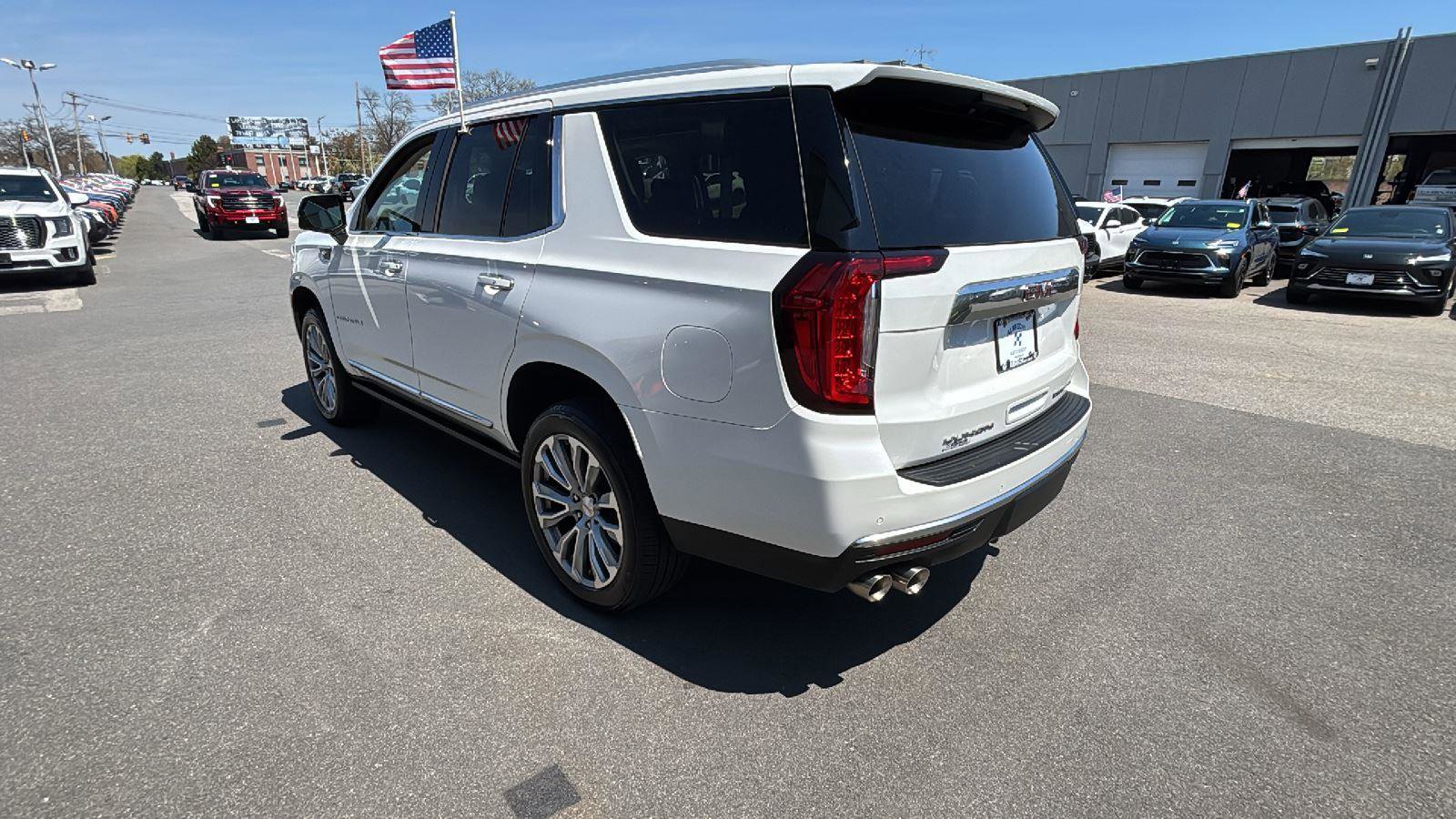 Used 2021 GMC Yukon Denali w/ Denali Ultimate Package AWD/4WD image 5