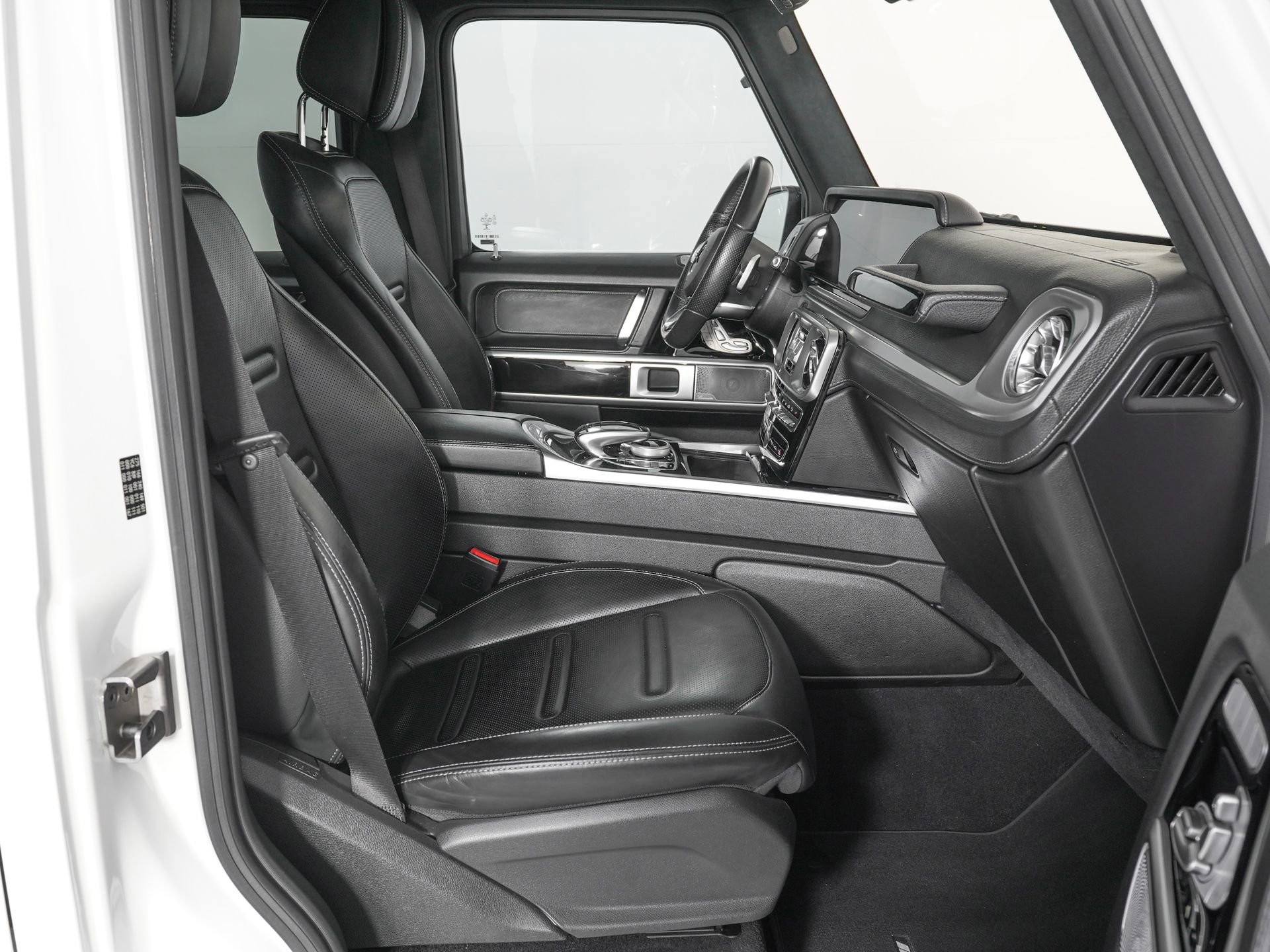 Used 2022 Mercedes-Benz G 550 w/ Exclusive Interior Package image 9