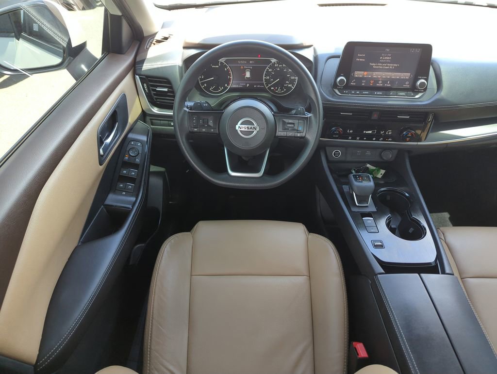 Used 2021 Nissan Rogue SV image 14