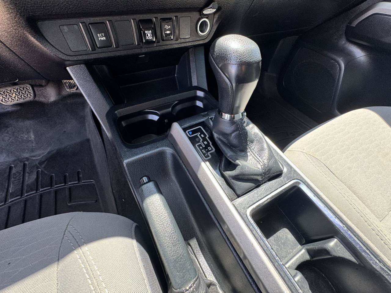 Used 2019 Toyota Tacoma SR5 AWD/4WD image 26