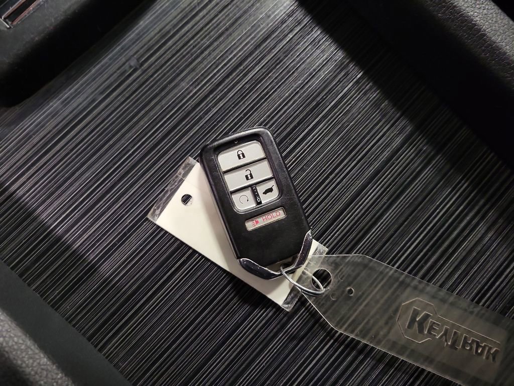 Used 2017 Honda Pilot Touring image 17