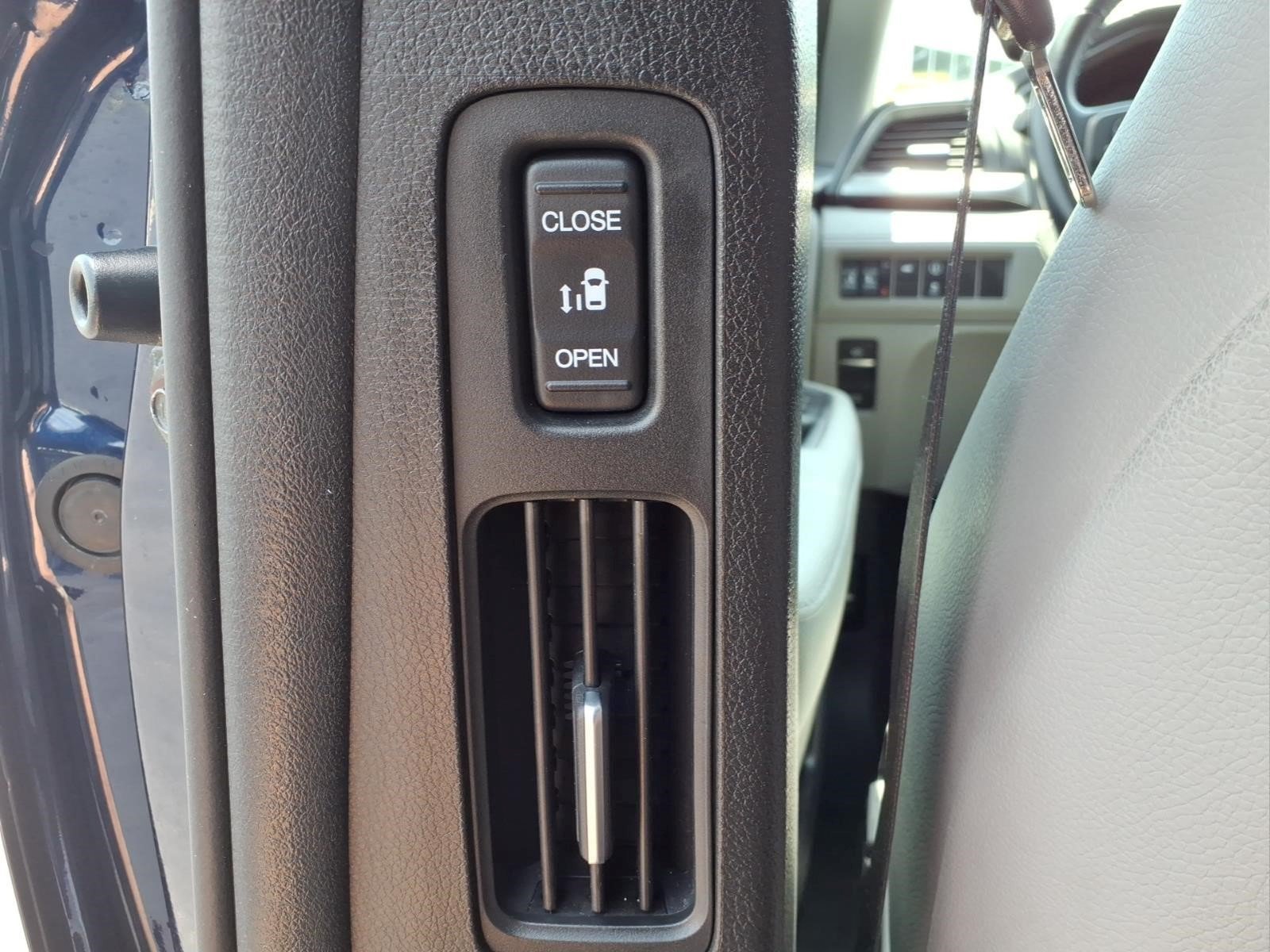 Certified 2024 Honda Odyssey EX-L image 15
