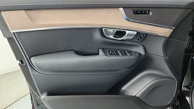 New 2026 Volvo XC90 B6 Plus w/ Protection Package AWD/4WD image 9
