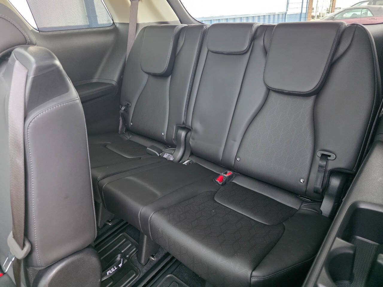 Used 2025 Kia Carnival SX w/ SX Dark Edition Package FWD image 30