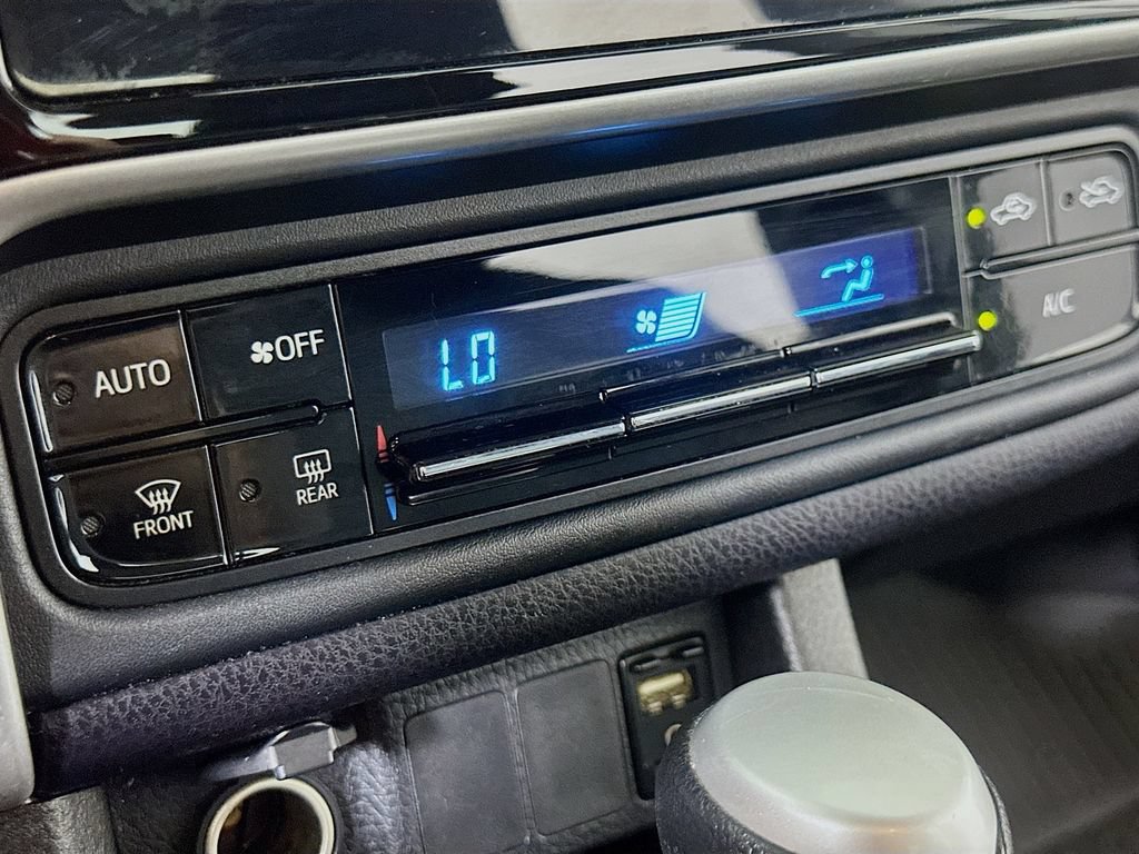 Used 2019 Toyota Corolla LE FWD image 26