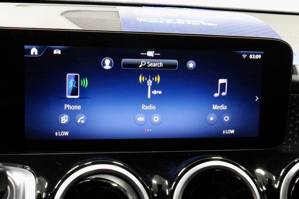 Used 2025 Mercedes-Benz GLB 250 image 3