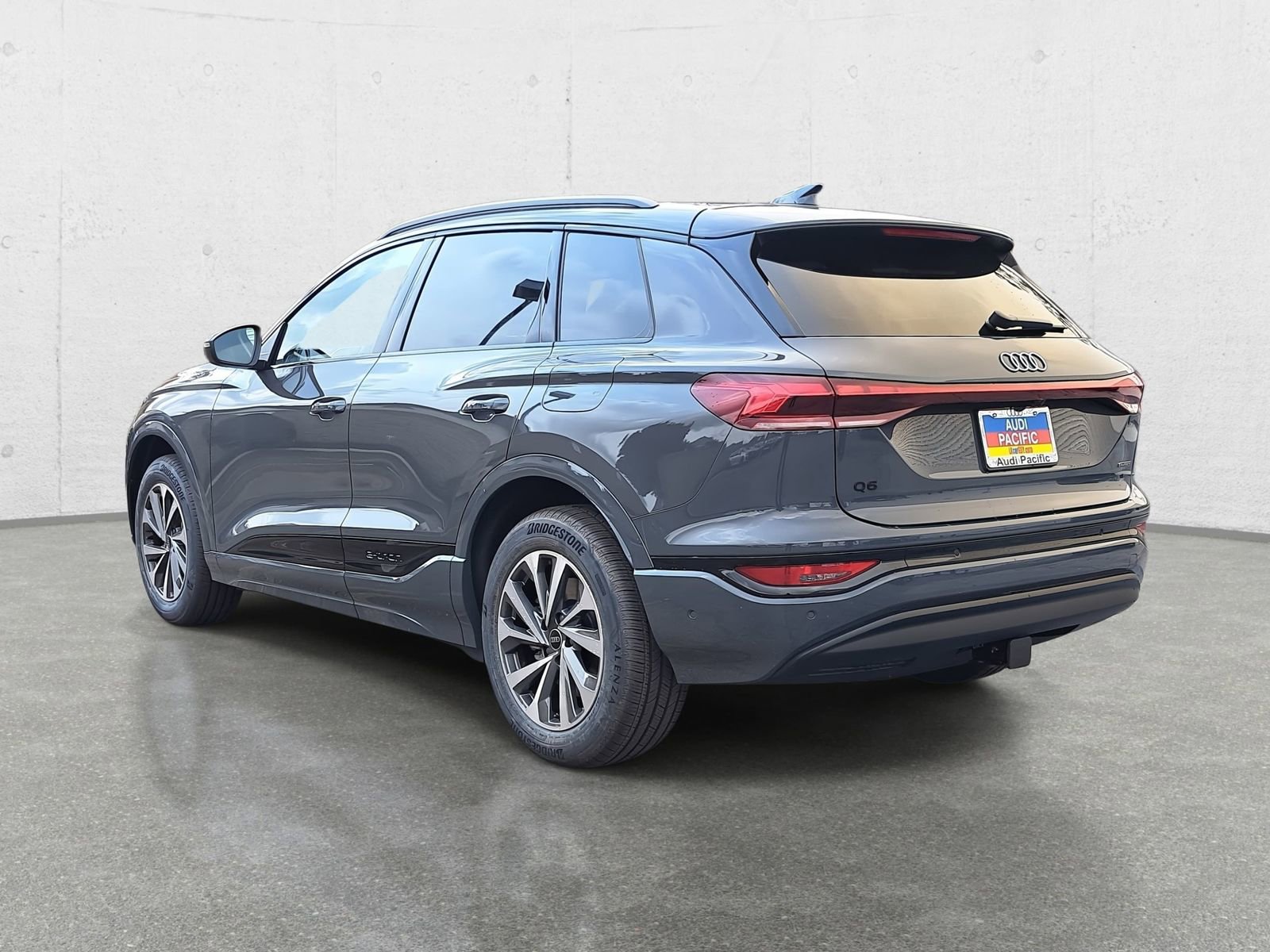 New 2025 Audi Q6 e-tron Premium image 7