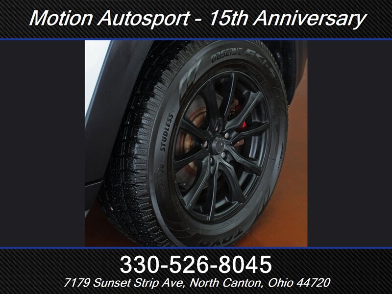 Used 2017 Jeep Cherokee Trailhawk AWD/4WD image 37