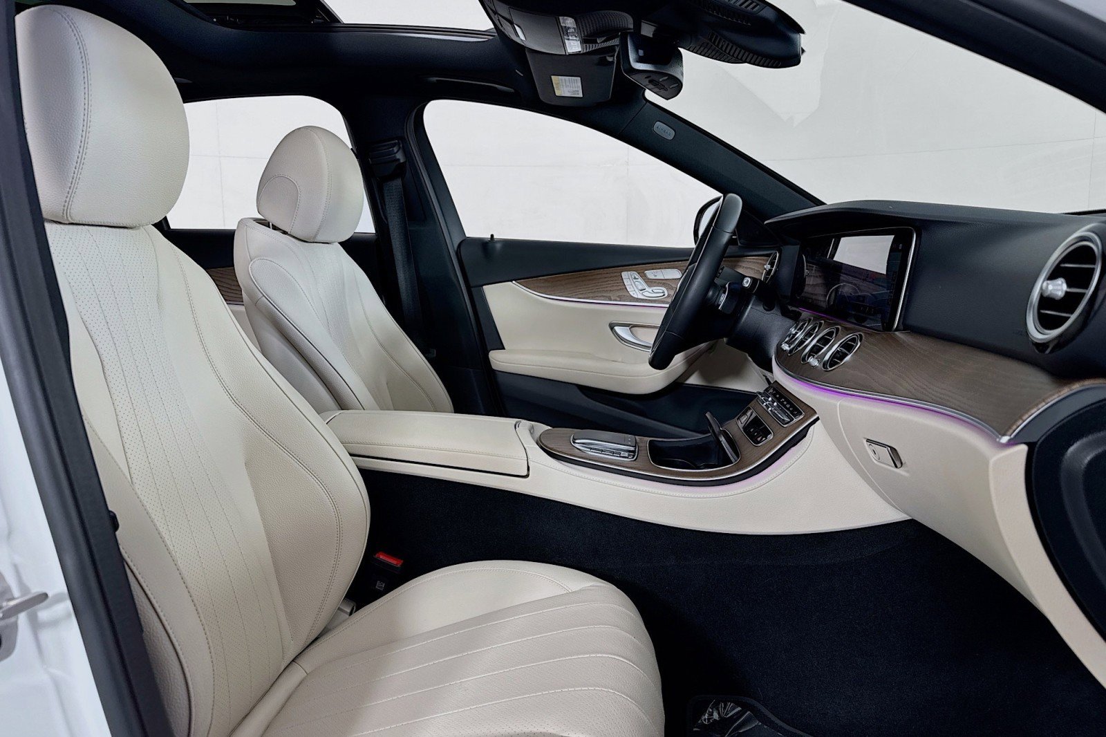 Certified 2023 Mercedes-Benz E 450 4MATIC Sedan w/ Premium Package image 7