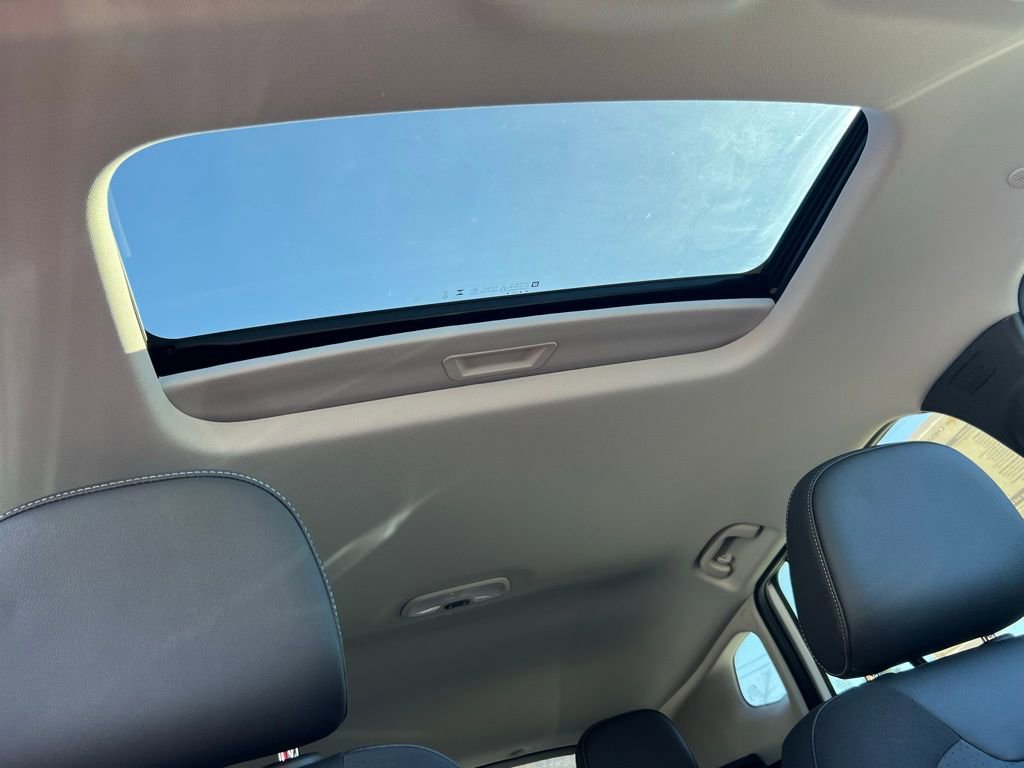 New 2026 Chevrolet Trax LT w/ Sunroof Package image 22