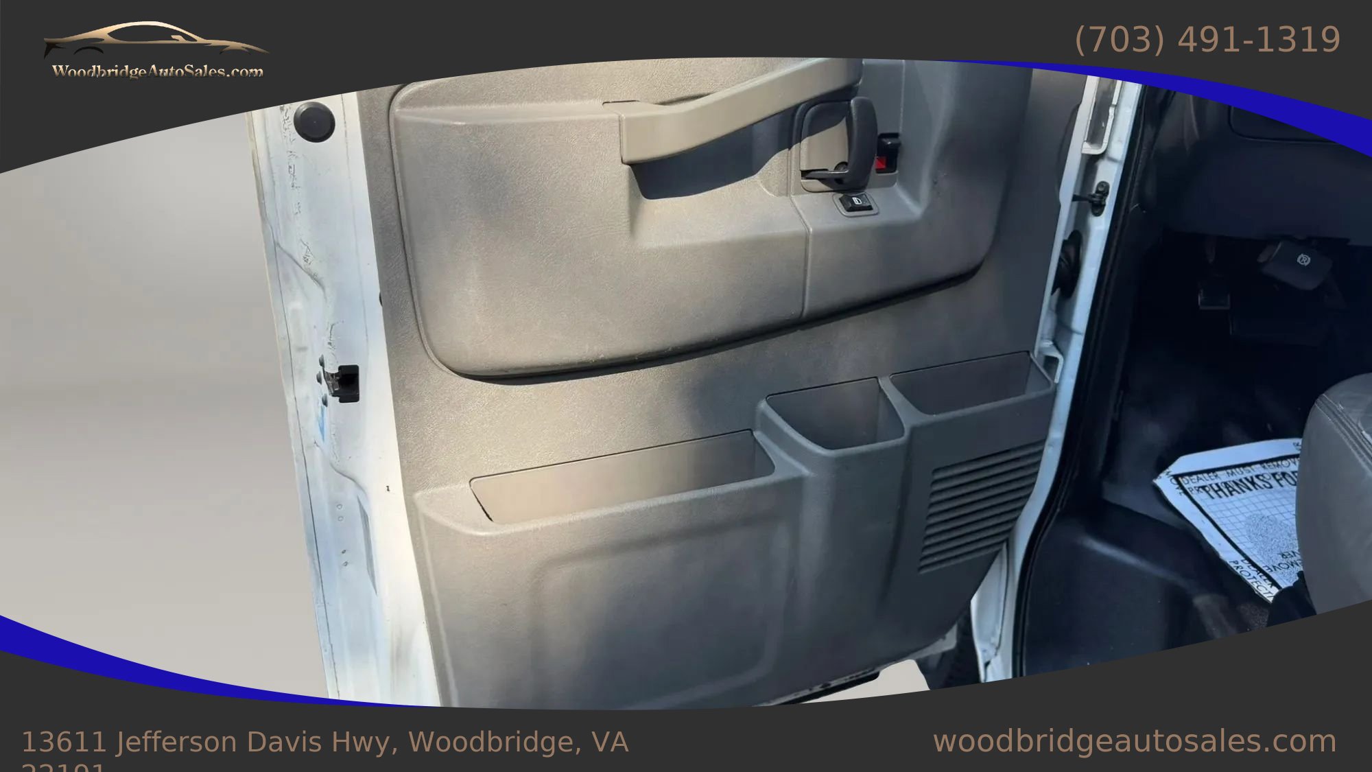 Used 2019 Chevrolet Express 2500 w/ Communications Package RWD image 9