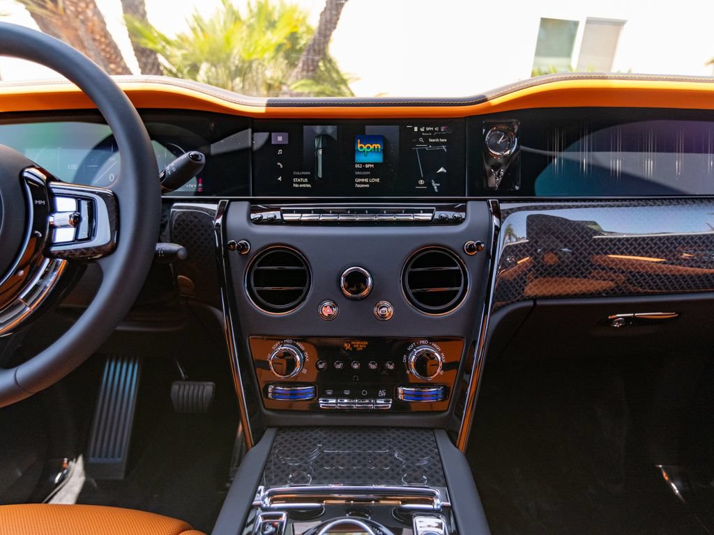 New 2027 Rolls-Royce Cullinan Black Badge AWD/4WD image 18