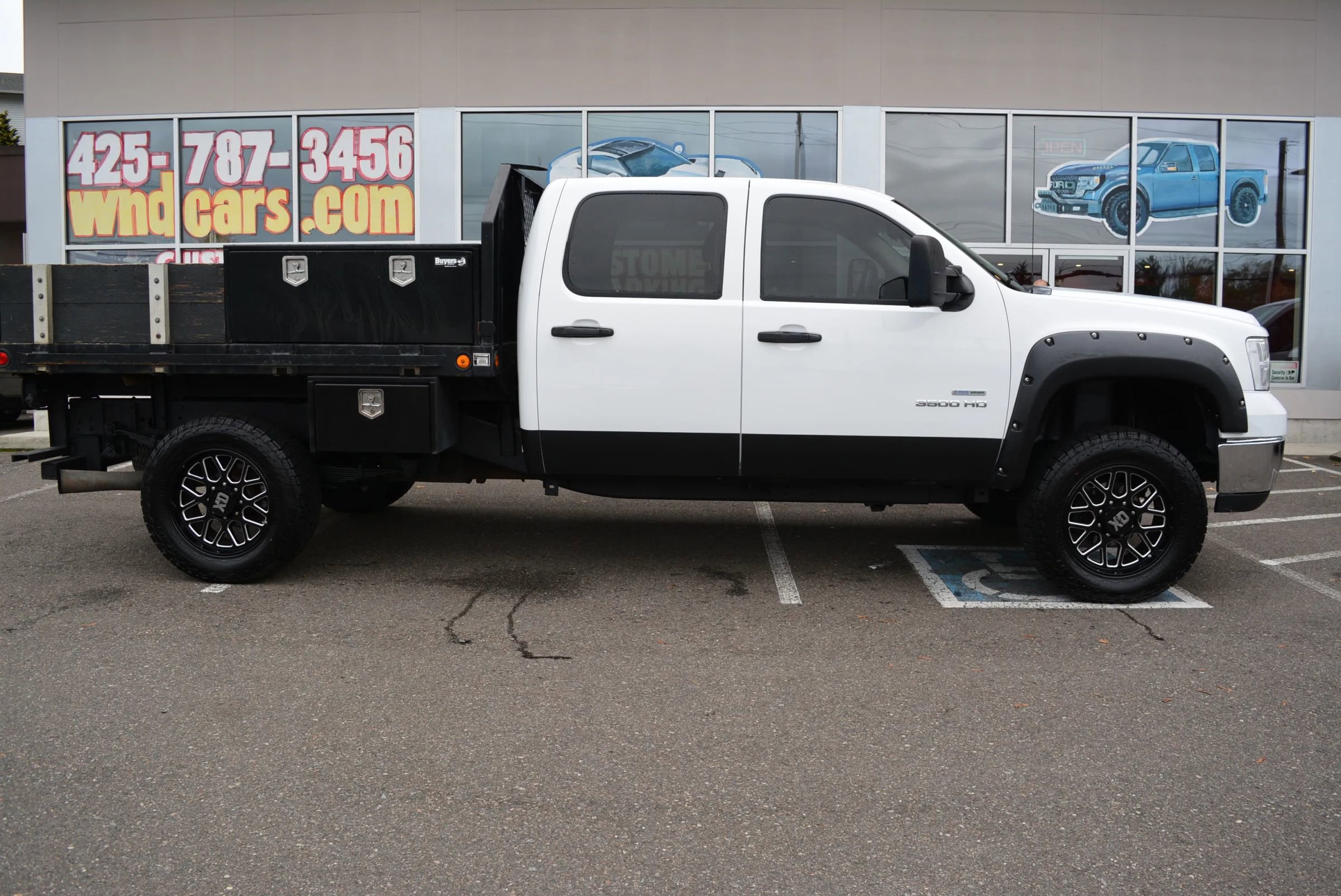 Used 2010 GMC Sierra 3500 SLE image 10