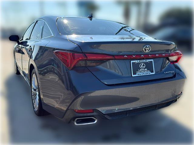 Used 2019 Toyota Avalon Limited FWD image 4