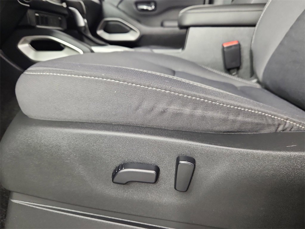 Used 2022 Nissan Frontier SV image 11