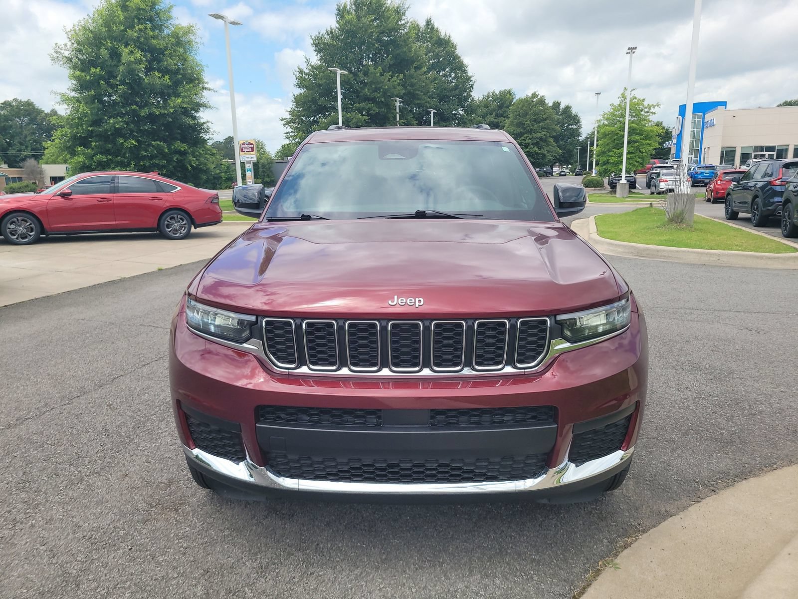 Used 2025 Jeep Grand Cherokee L Laredo AWD/4WD image 7