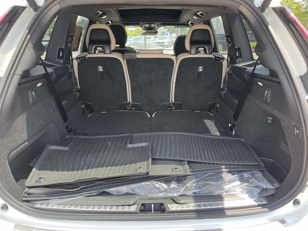 Used 2025 Volvo XC90 B6 Plus w/ Protection Package Premier AWD/4WD image 10